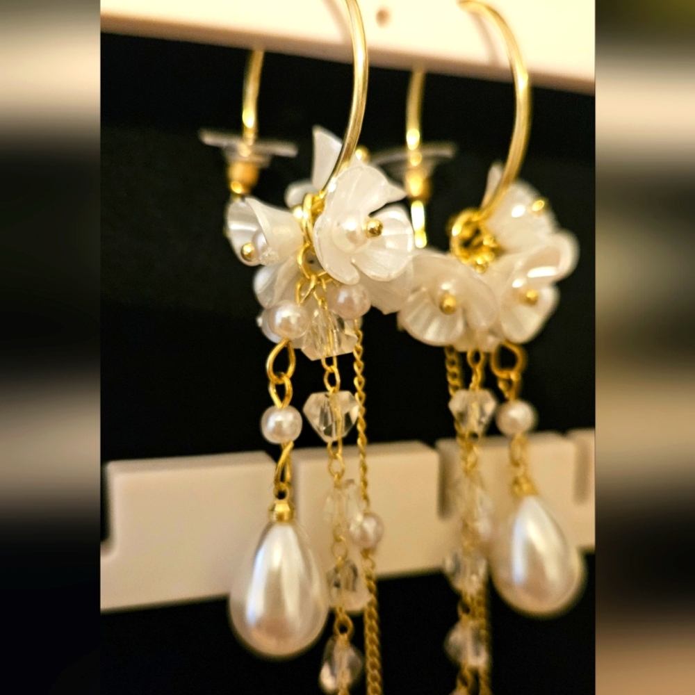 SHEIN Faux Pearl & Bead Decor Flower Drop Earrings